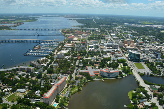Why Your AC Works Harder in Bradenton vs. Inland Cities